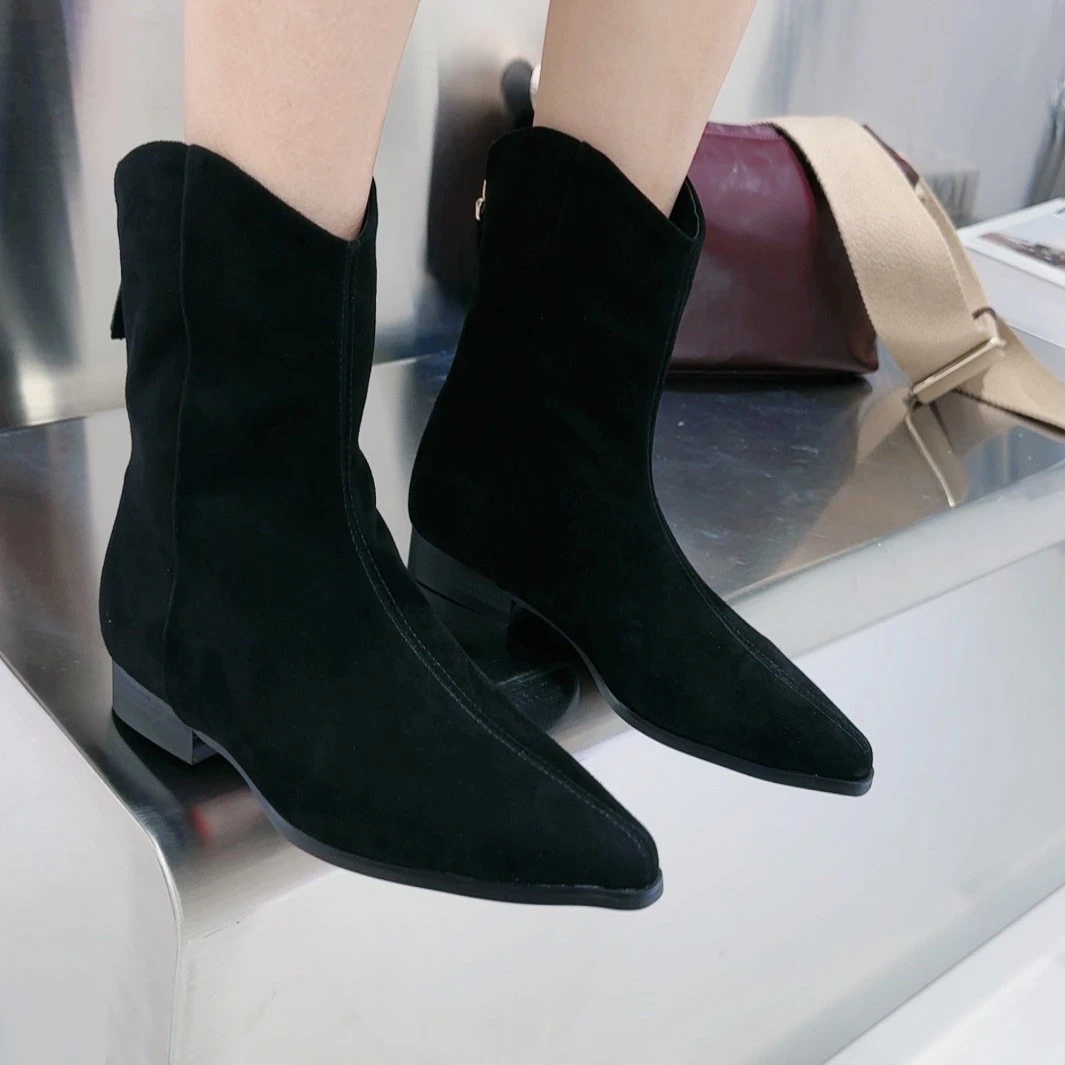 羊猄！轻奢皮里切尔西欧版尖头V口平底中筒瘦瘦靴