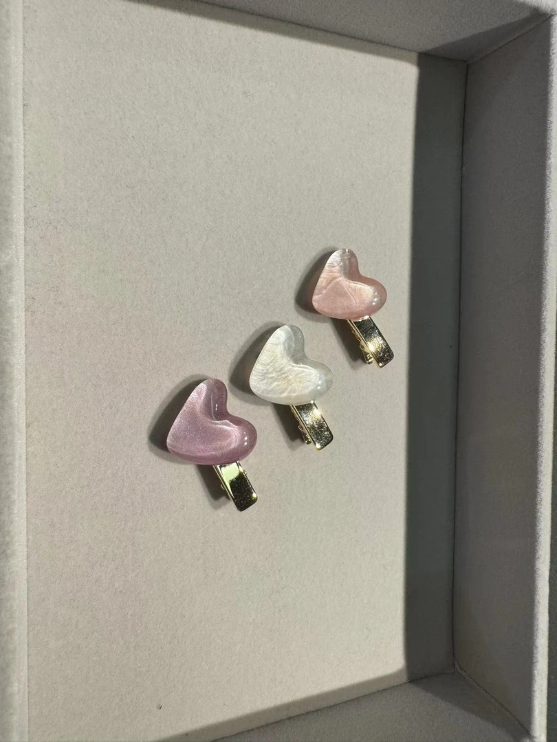 【BORAKOO】韩国东大门代购正品~多色晶莹剔透的爱心发夹