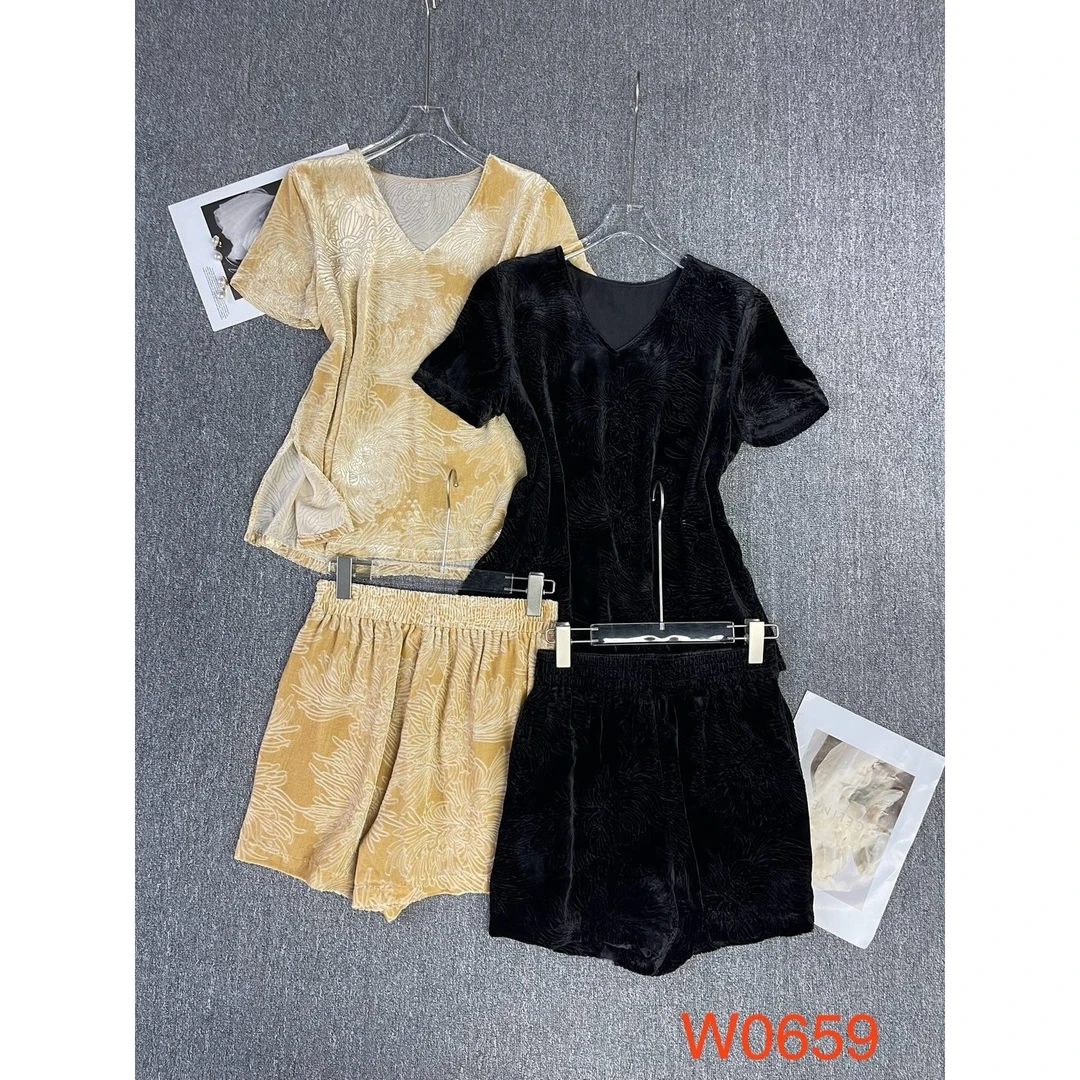 【小黑家】长高端V领丝绒烧花印花开叉百搭衬衫+百搭短裤套装