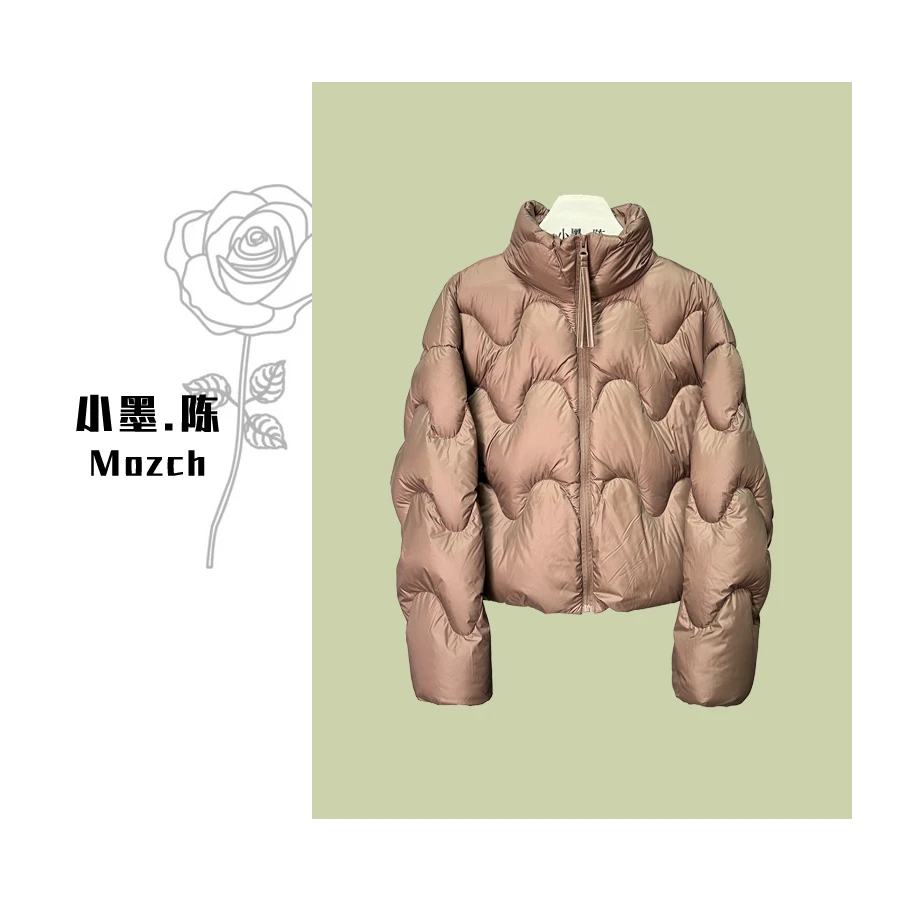 【小黑家】长53高端柔软厚实波浪压纹立领保暖泡芙鸭绒羽绒服M1244