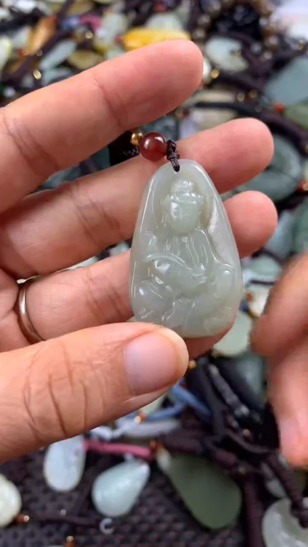 【闪购商品】和田玉颈饰未镶嵌多样性发货没有证书拍一发一，有瑕