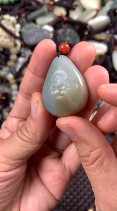 【闪购商品】和田玉颈饰未镶嵌多样性发货没有证书.拍一发一,有瑕