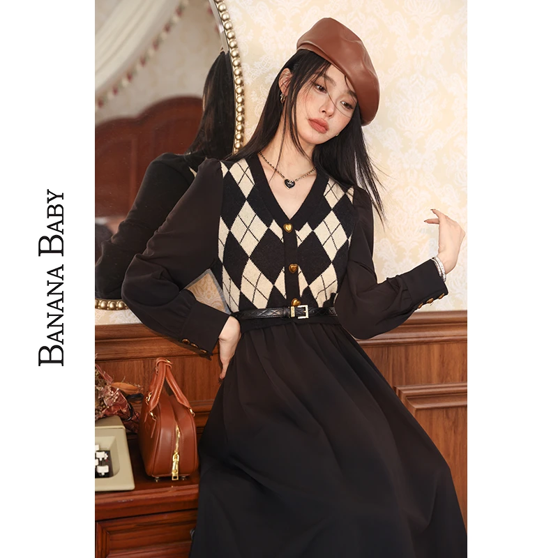 BANANA BABY2023冬新款法式复古菱格针织连衣裙女撞色D234LY827