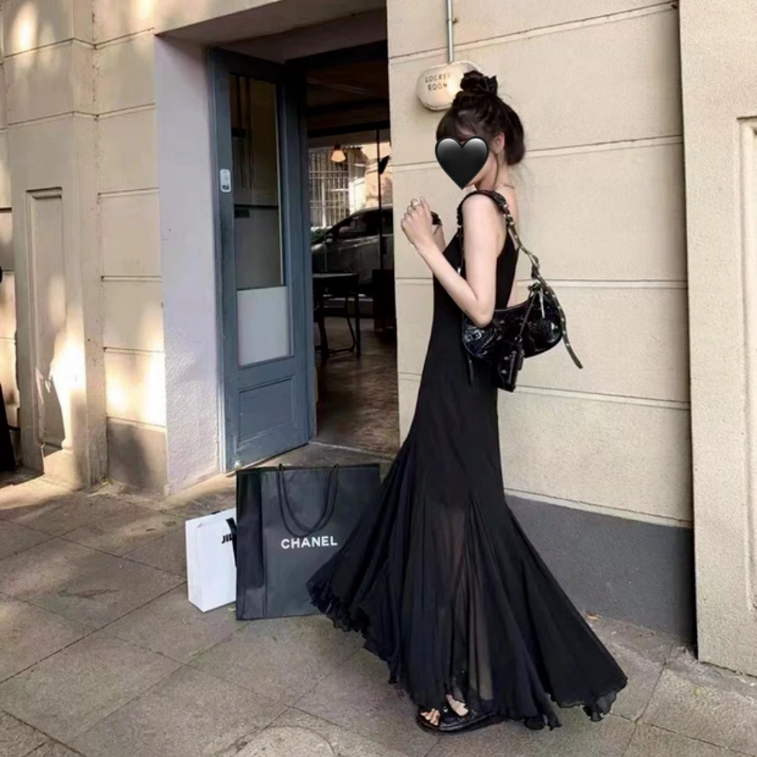【鸽子的衣橱】仙里仙气 设计感连衣裙气质法式纯色吊带小黑裙显瘦