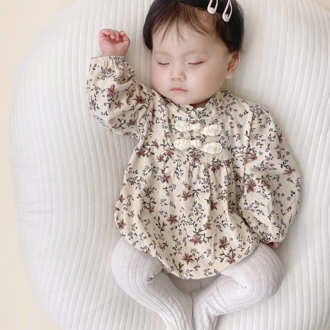 秋季新款婴幼儿女宝宝长袖宽松连体衣爬服女童宝宝碎花盘扣包屁衣