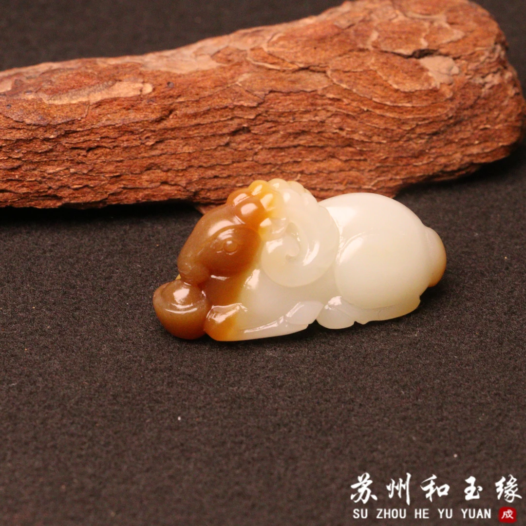 苏州和玉缘新疆和田玉且末金山糖白生肖羊15.6克男女款玉石挂件