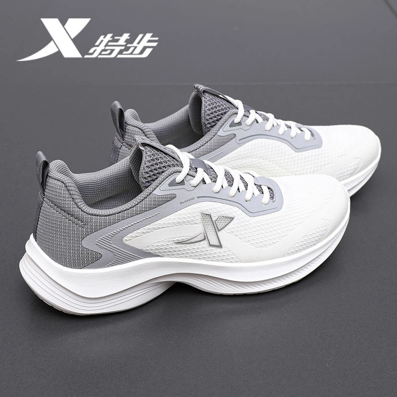特步凌云男鞋运动鞋子男2025秋冬新款网面透气厚底减震中考体侧鞋