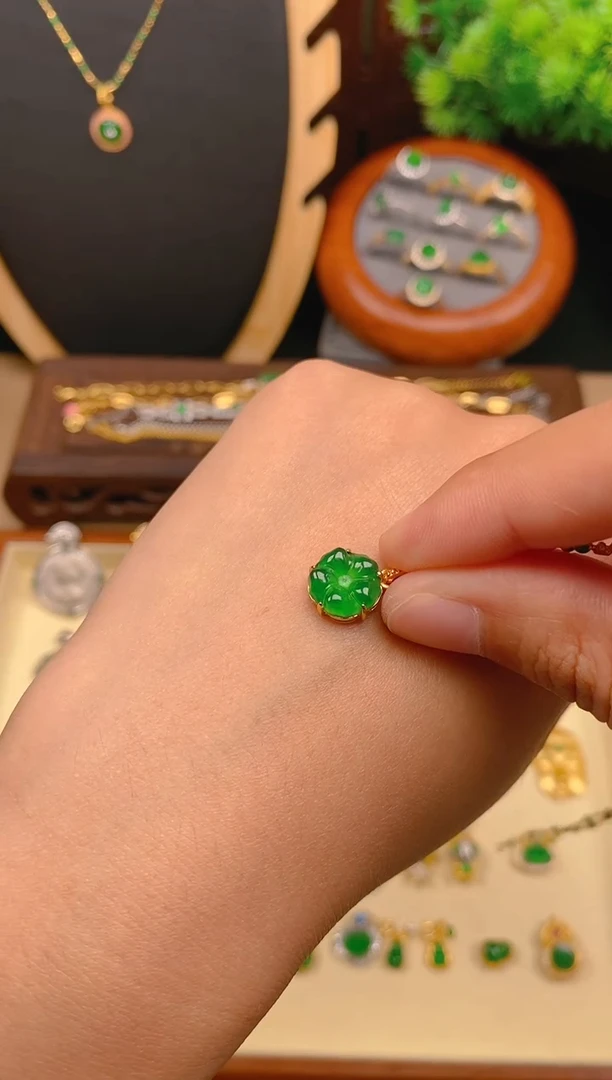 【闪购商品】翡翠吊坠(不含链)银S925镶嵌花