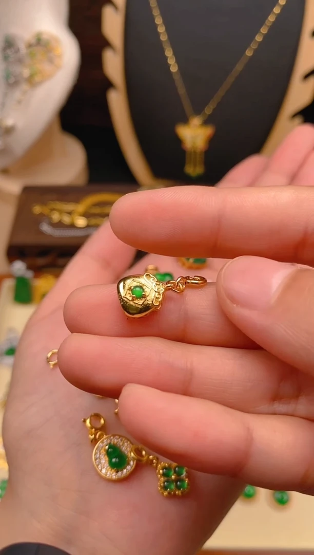 【闪购商品】翡翠吊坠(不含链)银S925镶嵌福袋
