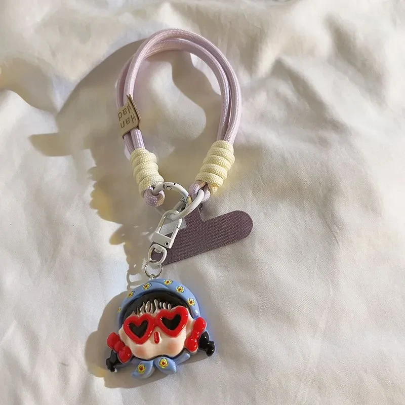 白帽子眼镜女孩挂件相机编织绳短款挂链饰品通用手机挂坠趣味ins