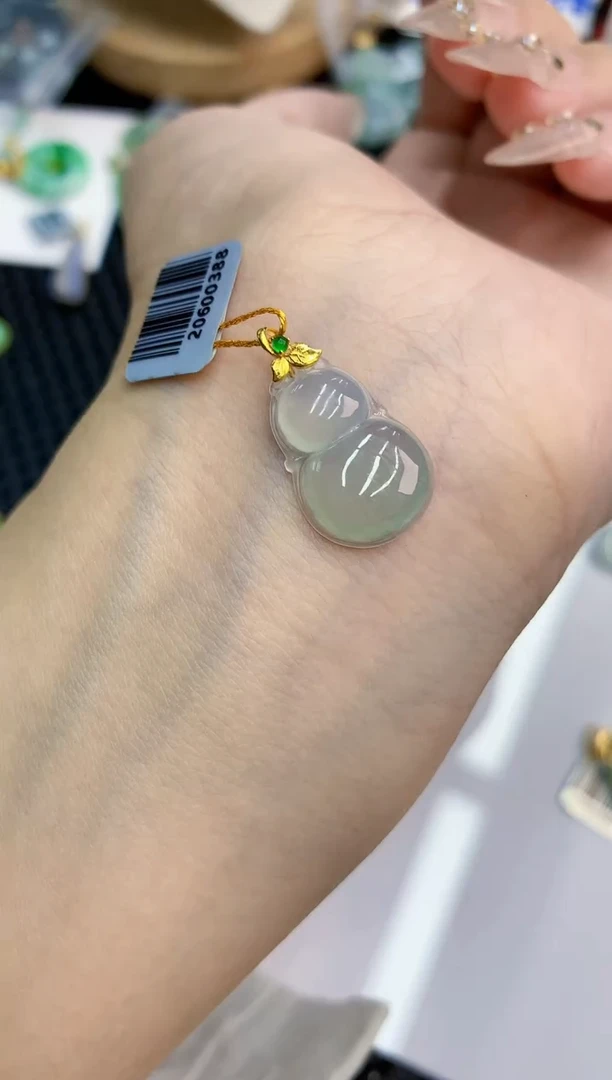 【闪购商品】翡翠颈饰18K金镶嵌