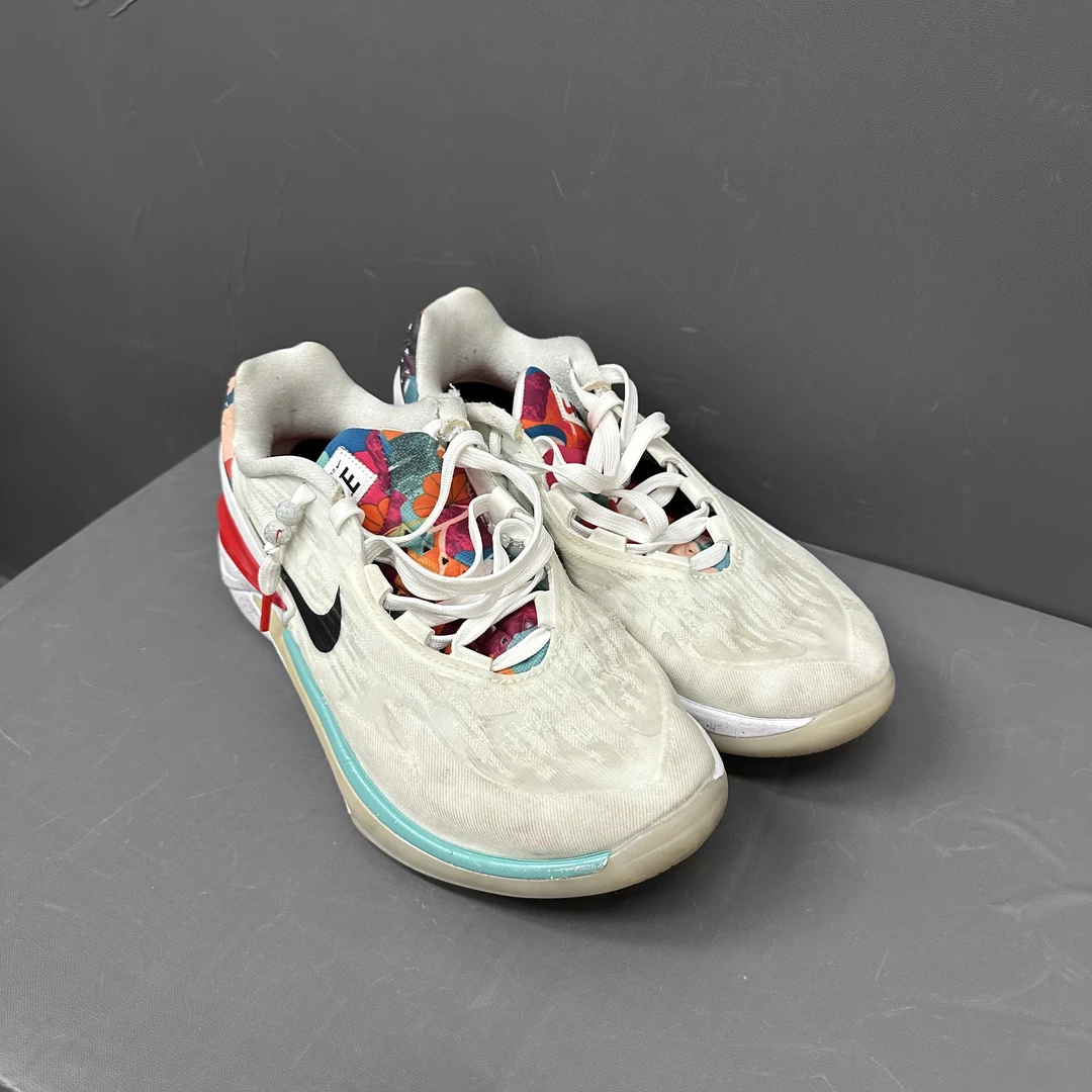 gt cut2 兔年限定 41码 80新 篮球鞋