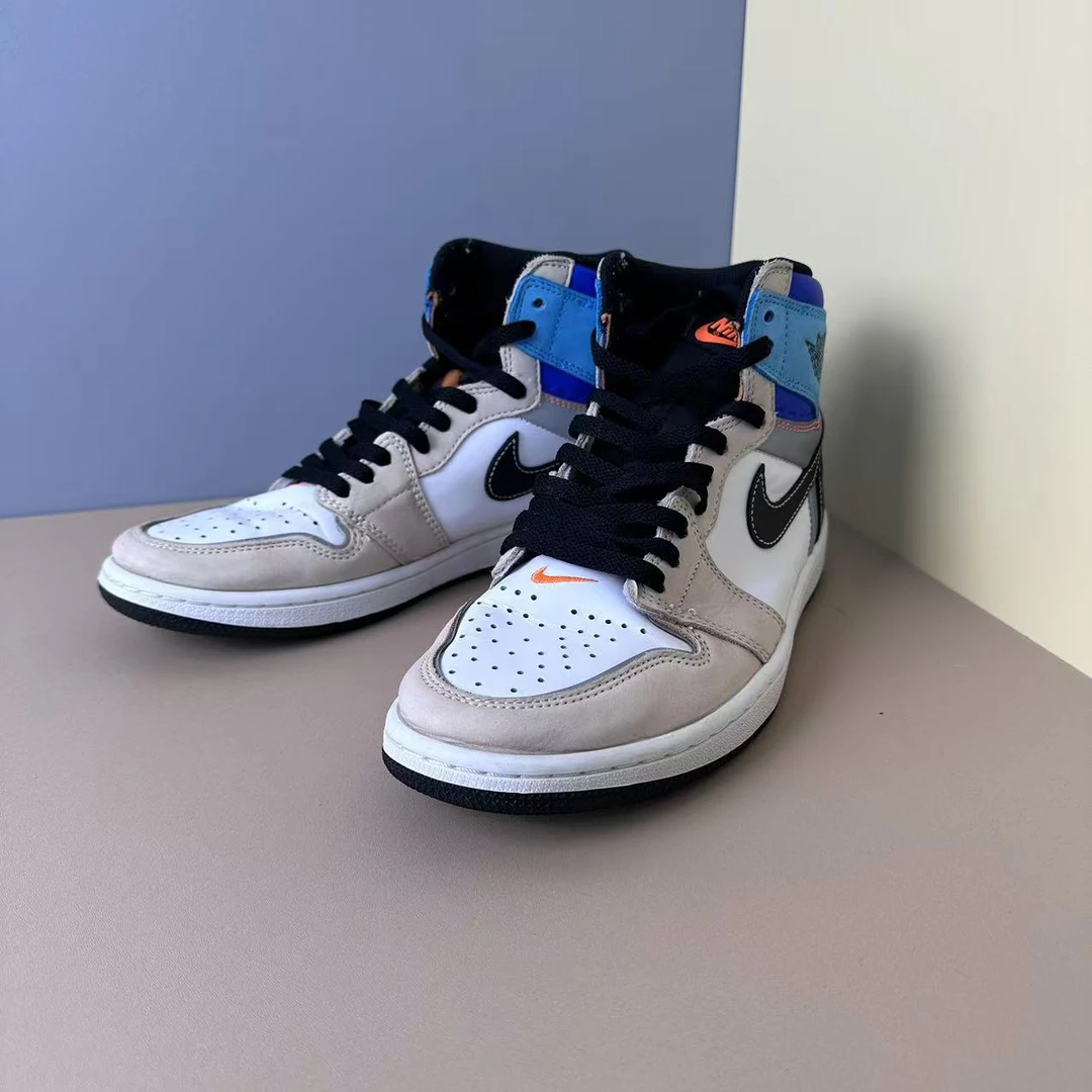 42码 aj1 高帮 篮球鞋 白黑蓝橙 95新