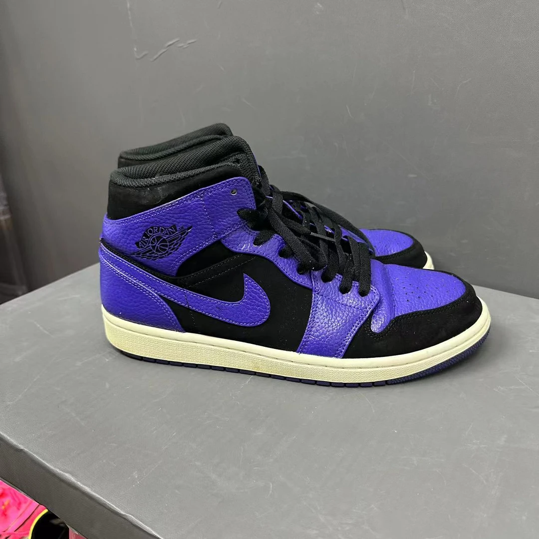 aj1 中帮 篮球鞋 黑紫色 45码
