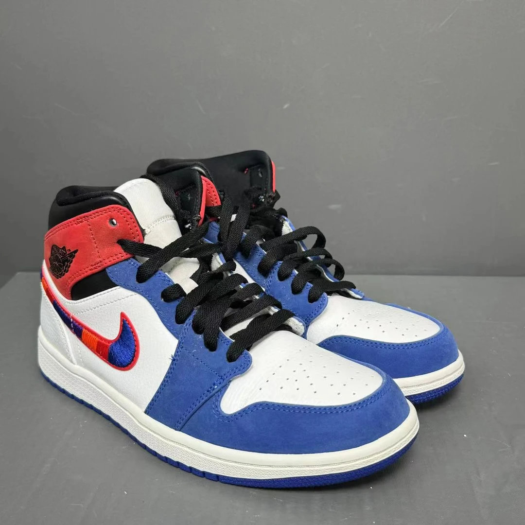 aj1 彩勾 中帮 篮球鞋 白蓝红 41码