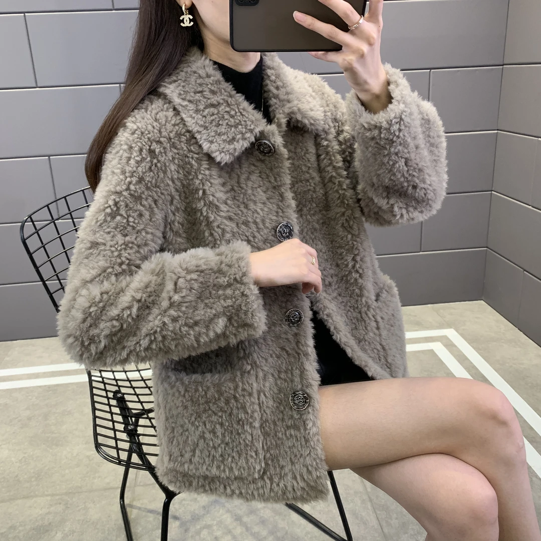 qipai/岂派海宁全羊毛保暖加厚短款外套翻领女士百搭羊毛一体