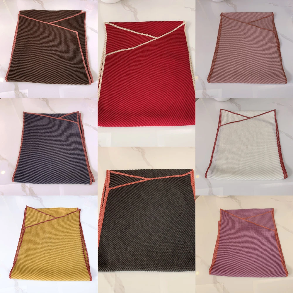 时尚新款韩版洋气气质柔软百搭斜角压皱包边围巾