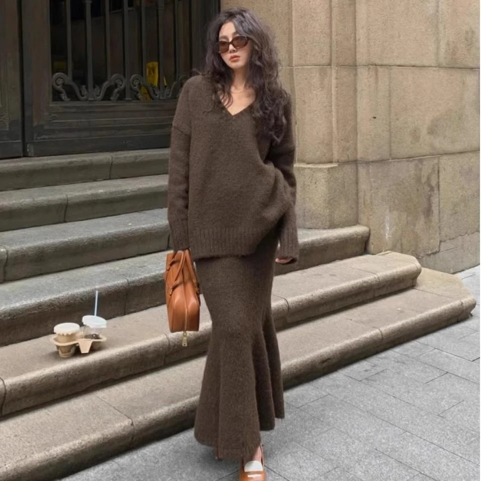 针织鱼尾包臀裙套装女秋冬2024新款慵懒风宽松百搭气质毛衣两件套