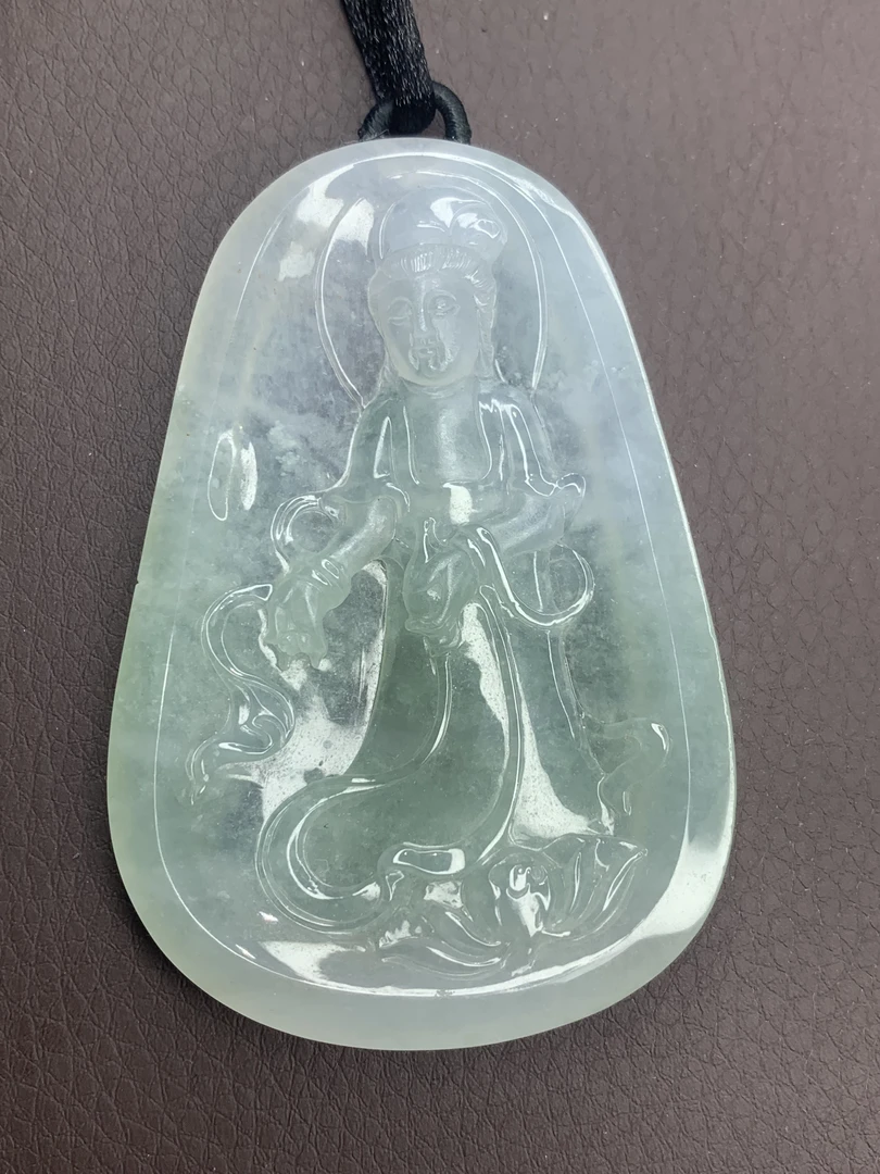 天然缅甸翡翠a货高冰冰种观音大牌子