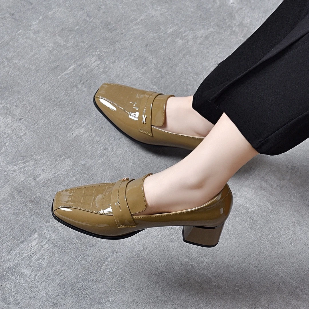 2025春秋新款深口单鞋女方头真皮鞋中跟粗跟软皮鞋时尚漆皮乐福鞋