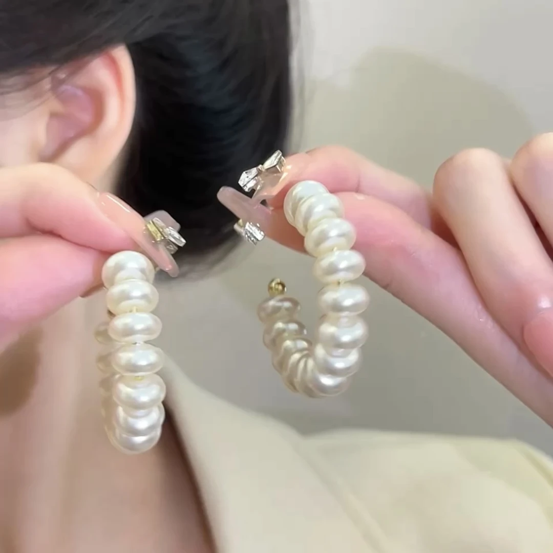 锌合金仿珍珠耳饰 优雅素款耳环简约小众轻奢复古圈圈气质百搭