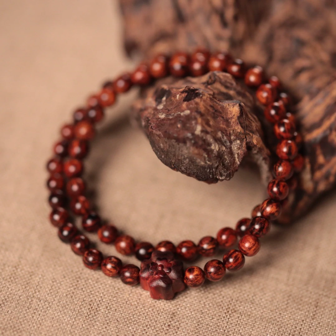 降真香 红降0.6x76颗幸运草（锁骨链）