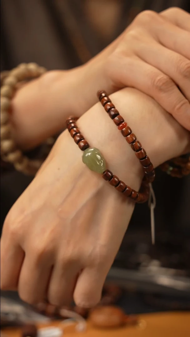 【闪购商品】黄花梨/降香黄檀手串/手链5x6直切双圈配和田玉