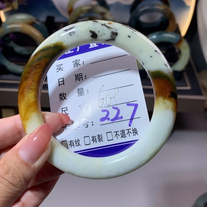 【闪购商品】蛇纹石玉手镯未镶嵌