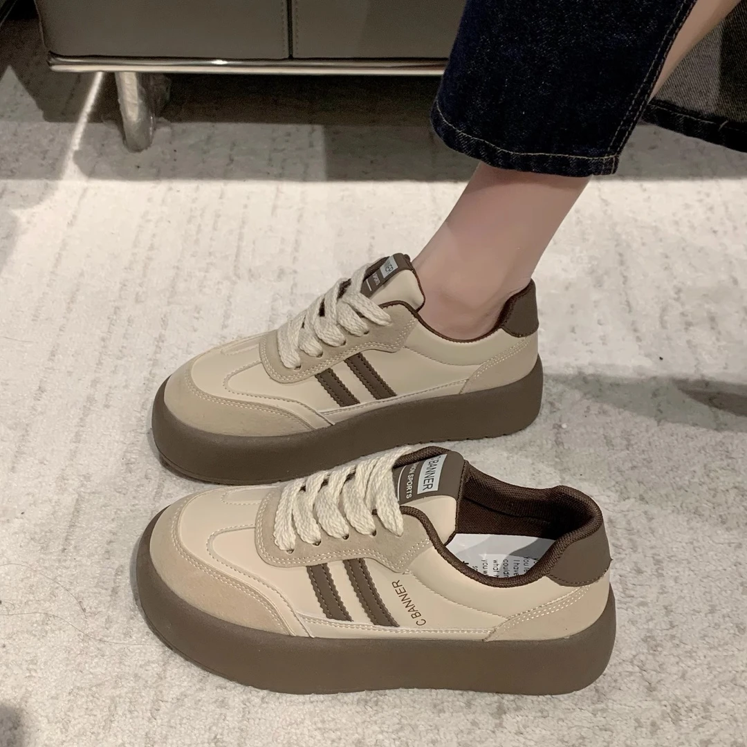 新中式爆款轻便增高厚底小白鞋女2025新款春秋学生复古低帮板鞋