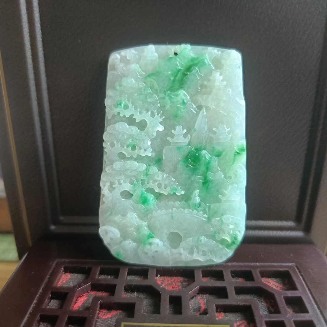 天然缅甸翡翠A货方牌阳绿山水