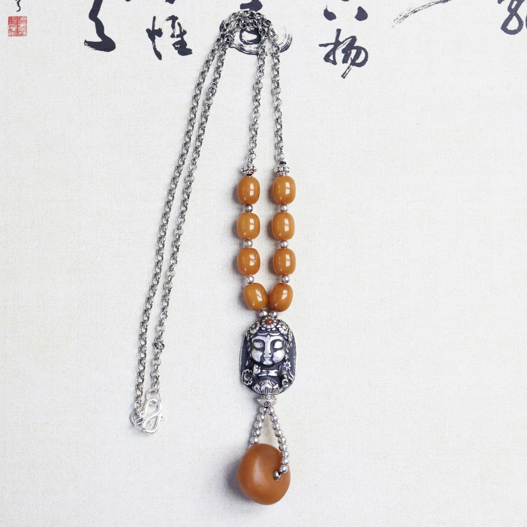 S925银设计款天然琥珀蜜蜡饼子时尚复古百搭长款项链吊坠颈饰