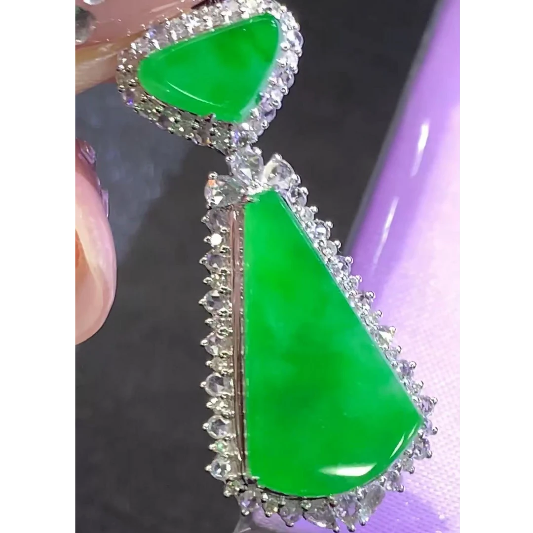 18K满绿重金吊坠