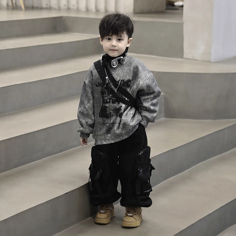 【现货】Jimmy妈童装 银河星际冬季儿童脏脏灰手工喷印加绒圆领卫衣