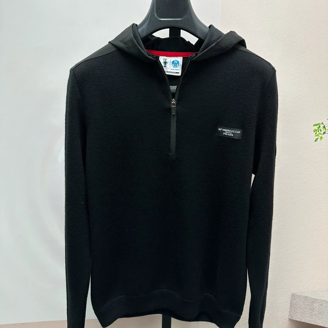 全新未使用 Prada/普拉达 男士黑色休闲连帽卫衣PR033时尚长袖