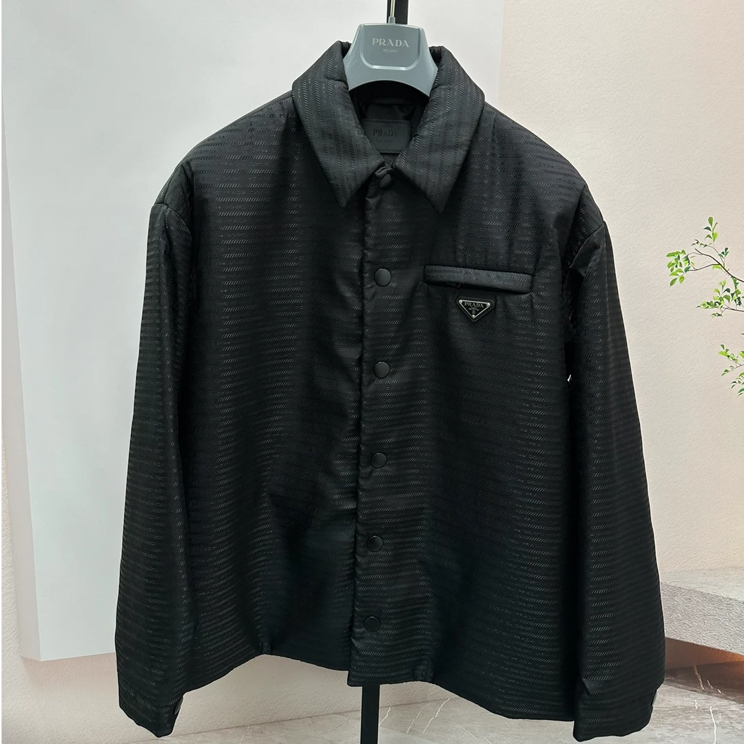 全新未使用 Prada/普拉达 男士休闲棉服YU067黑色尺码偏大请咨询