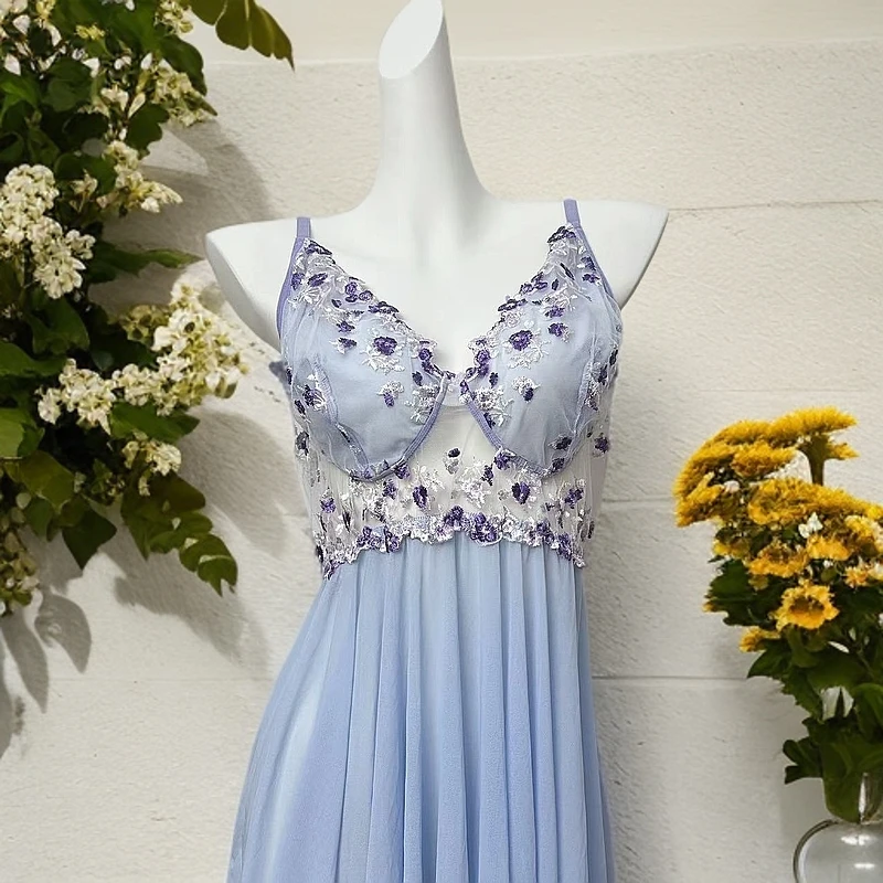 性感蕾丝显瘦时尚网红女士吊带轻奢四季通用露背纯欲睡衣红色睡裙