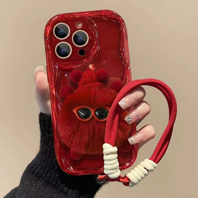 新年红色毛绒煤球适用苹果15华为MATE60OPPOVIVO小米14手机壳手绳