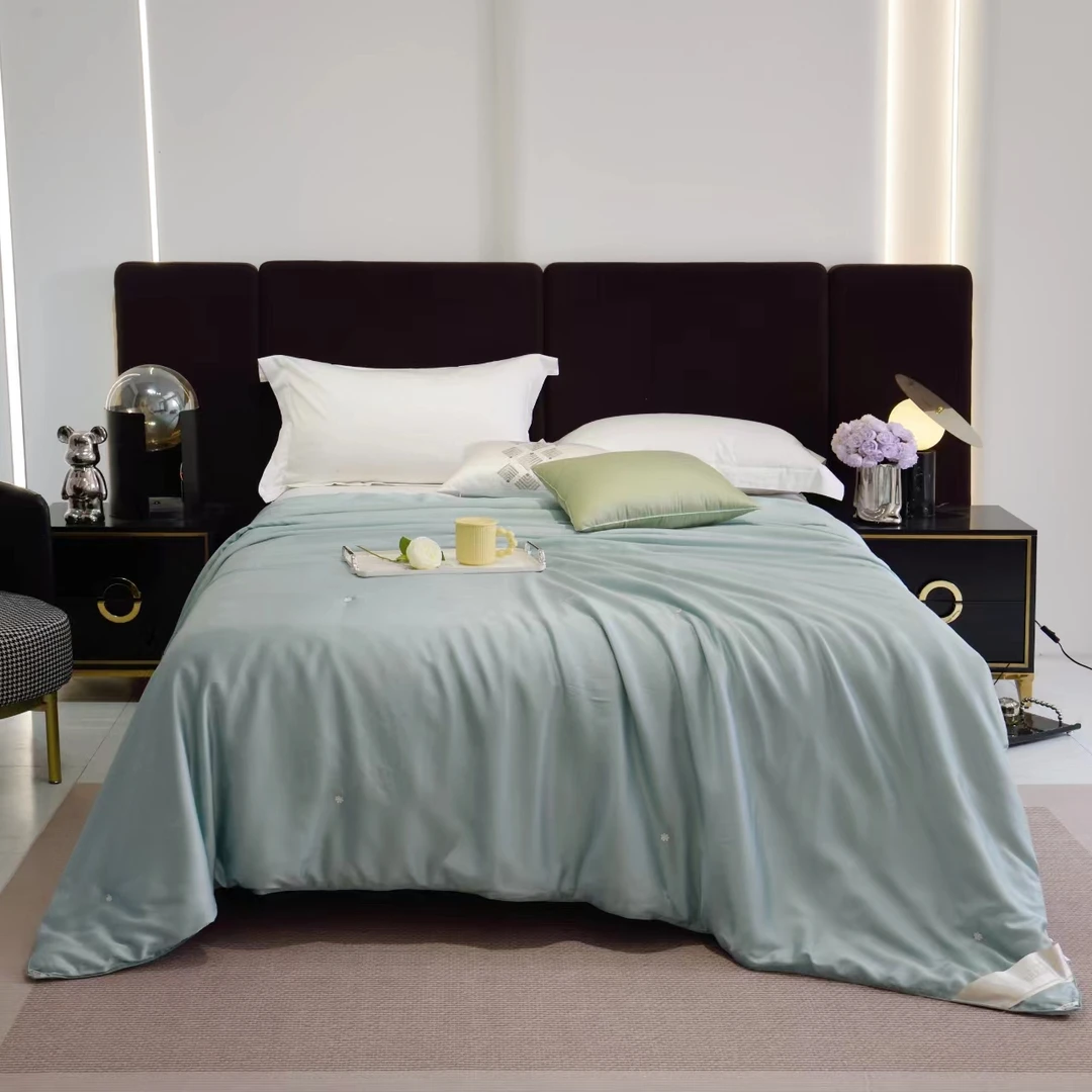 高端轻奢舒适蚕丝被四季被