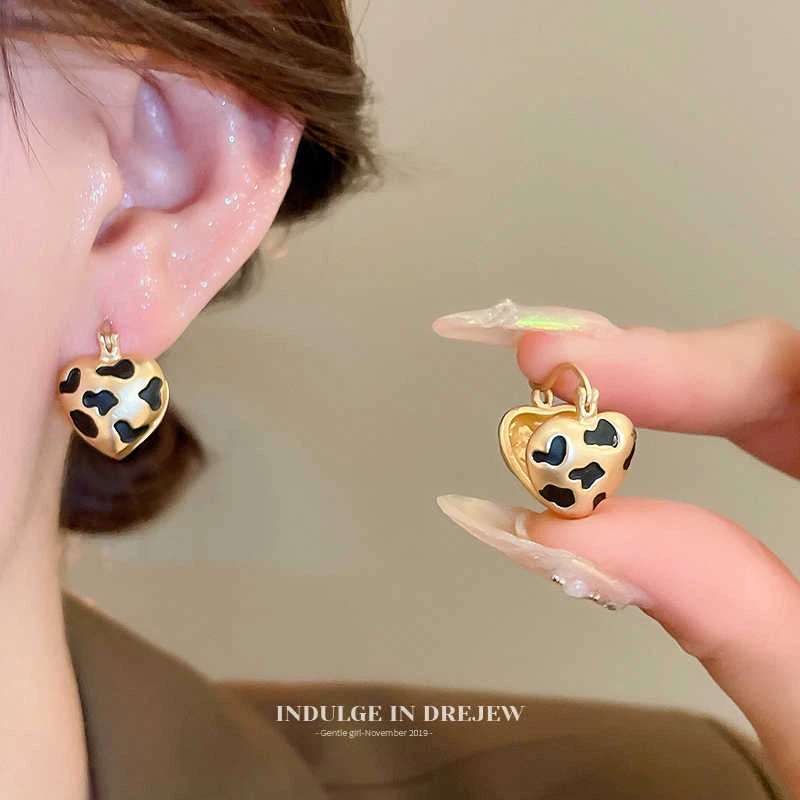 铜合金耳饰 复古金色豹纹爱心耳扣高级感气质耳环小众韩系耳饰女
