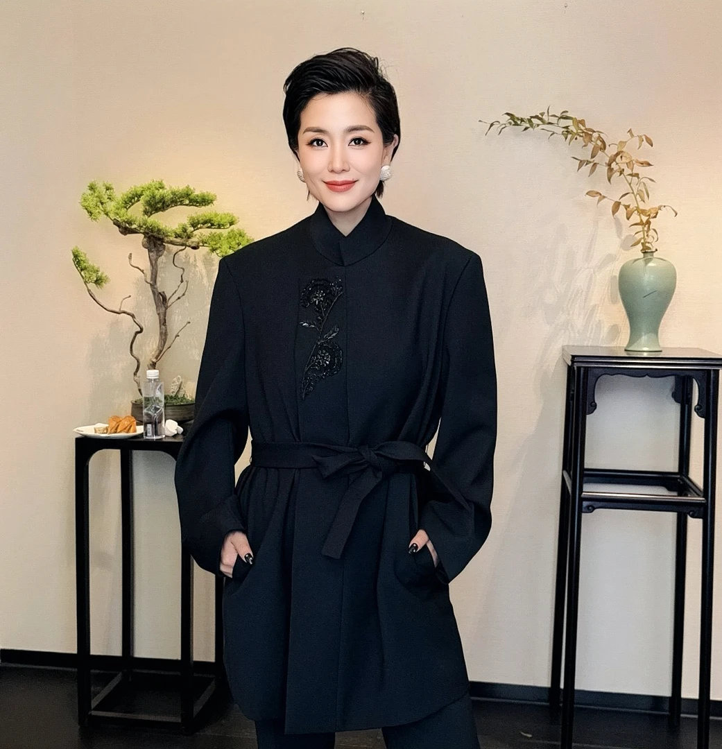 【顾文婷推荐】玉琼国风 黑色白色中式立领珠片绣西装 贝珠J24A4194