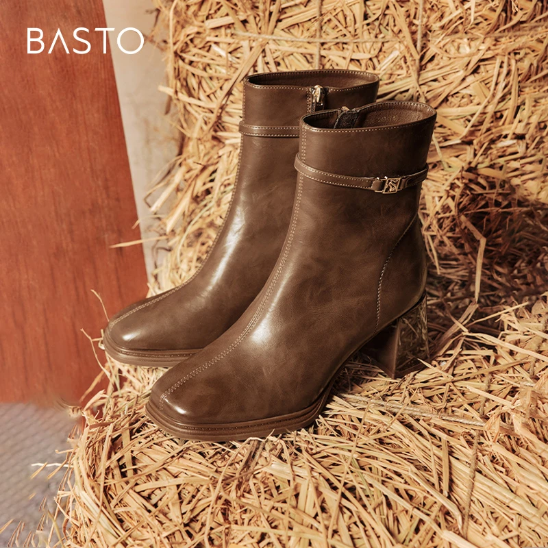 百思图冬季新款时尚潮流真皮复古高跟时装靴粗跟方头女M5106DD4