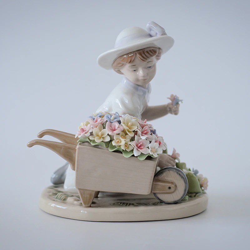 0255 cosmos高温瓷欧式复古家居立体瓷花白裙女孩与鲜花推车摆件