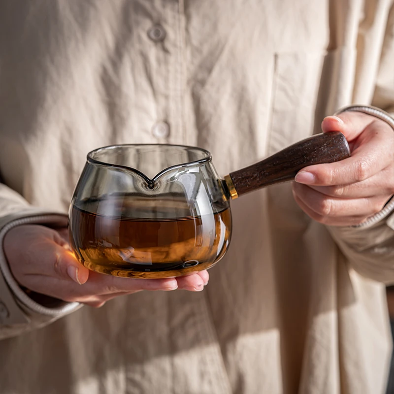 四彩堂木把玻璃公道杯功夫茶具配件分茶器加厚耐高温创意侧把公杯