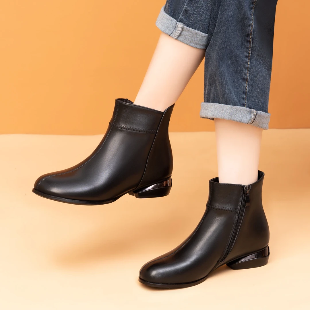 2025新款圆头粗跟小短靴春秋季单靴女真皮及踝靴妈妈皮鞋真皮软底