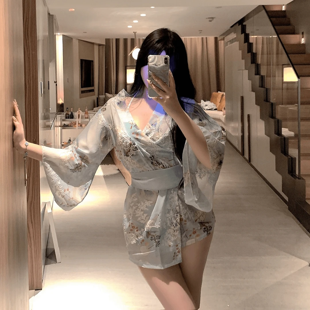 甜美2024约会战袍秋季穿搭少女印花睡袍洋气浴袍睡衣日系角色短裙