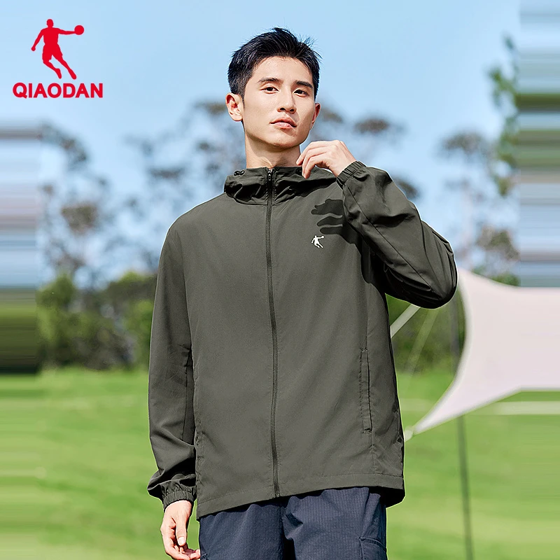 中国乔丹户外梭织风衣2024新款男士单层防风骑行垂钓连帽夹克外套
