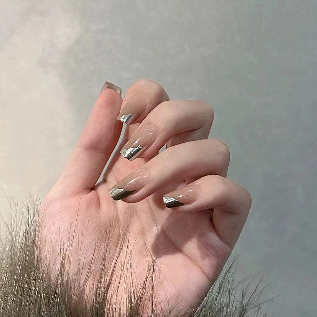 C591-法式斜边穿戴甲渐变高级银美甲贴片短T显白假指甲贴片批发