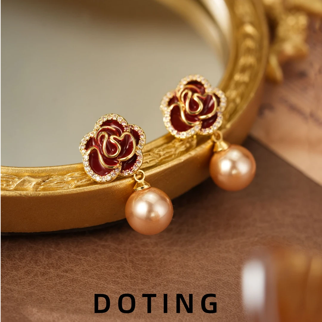 铜合金仿珍珠耳饰 《玫瑰庄园》安可拉红色花朵珠珠耳钉ZG-01153