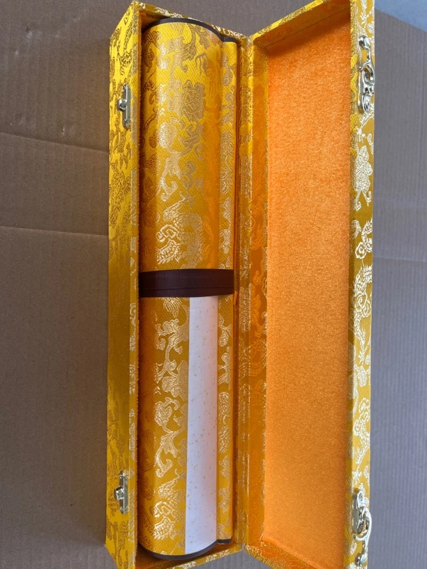 十月103:34cm×5m锦盒装仿古半生熟手卷