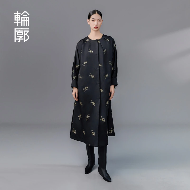 轮廓寄春缎面绣花外套新中式国风优雅气质时尚中长外衣L233Y088